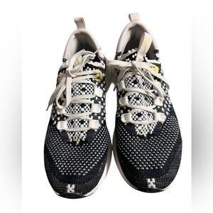 Nike React size 10.5 Black & White Knit Sneakers with Yellow Accents